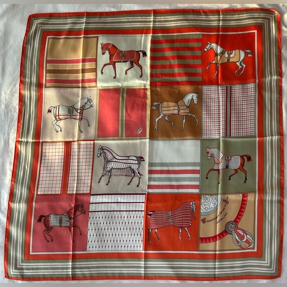 R-2217- Women's Scarf Orange Cream Colors NWT - Picture 1 of 7